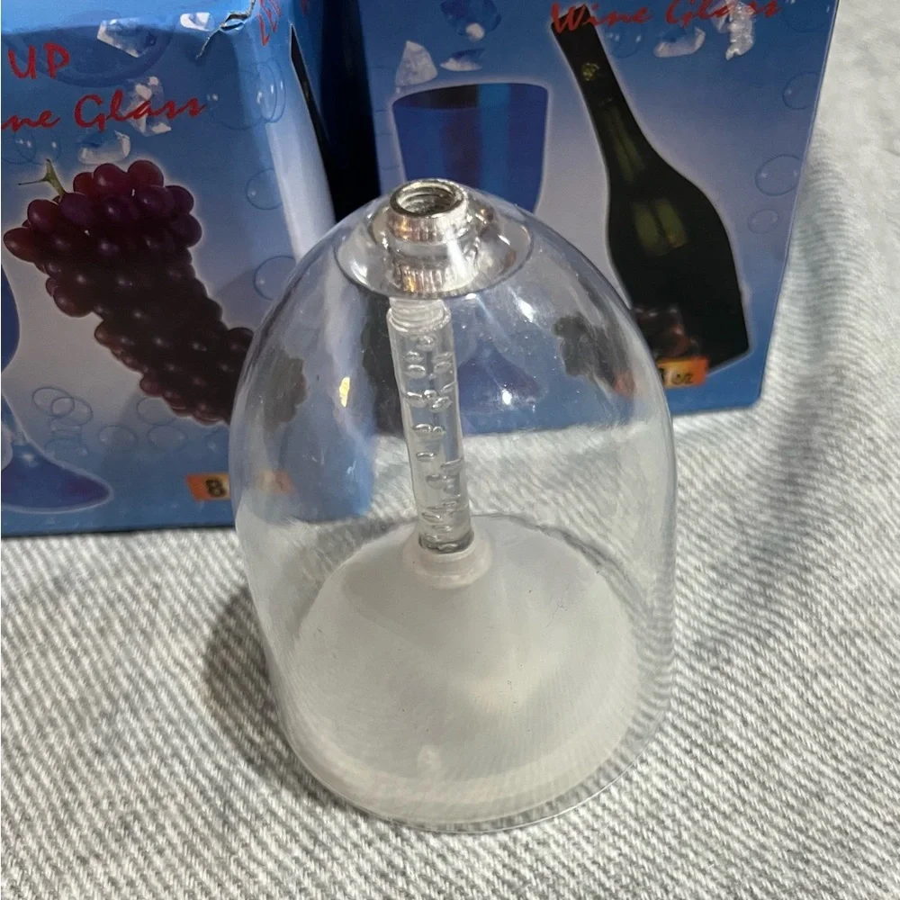 NEW LED Light Up Wine Glass Set it to many different colors